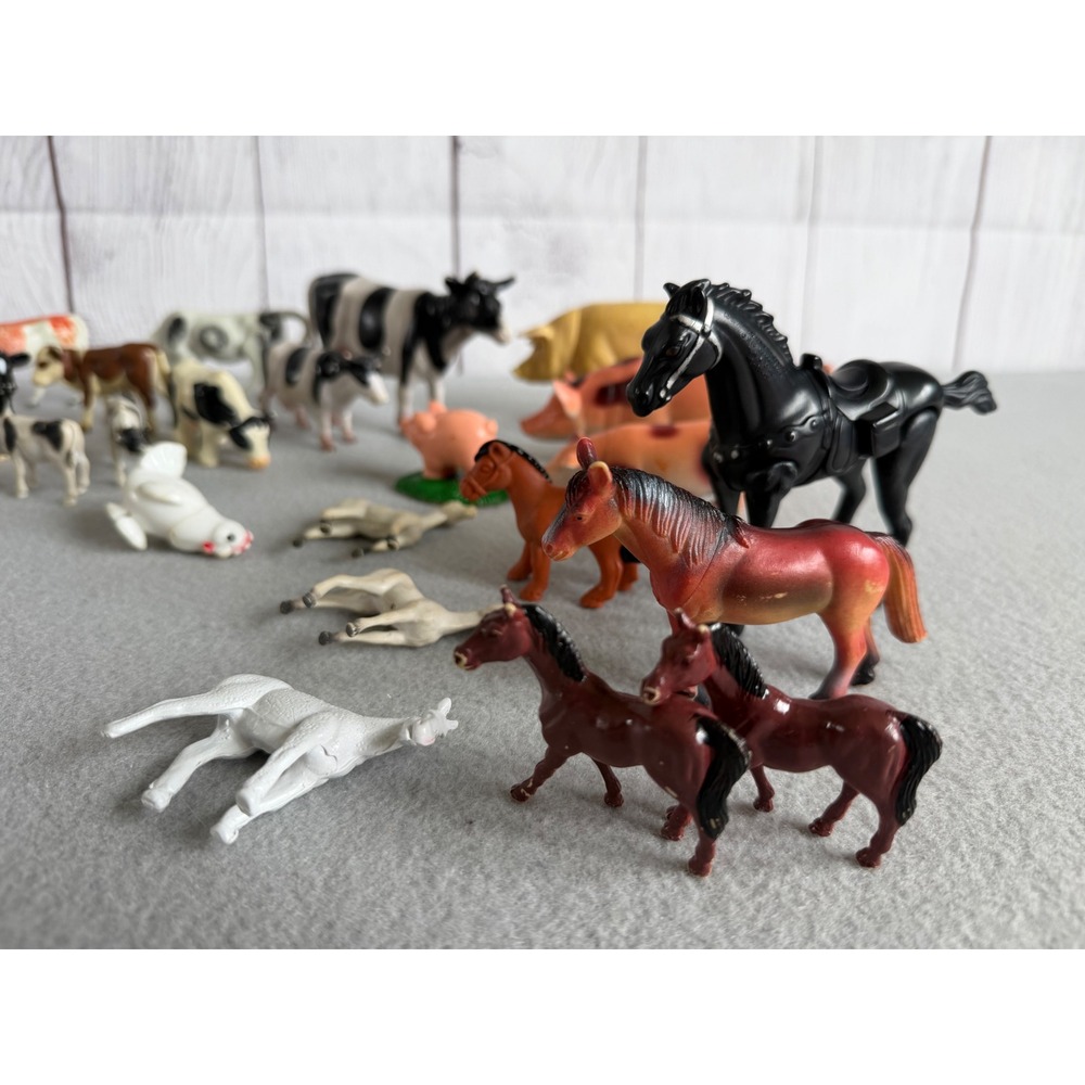 Vintage Plastic Farm Animal Figurines Lot Horses Cows Pigs Chicken Mixed Toy Set